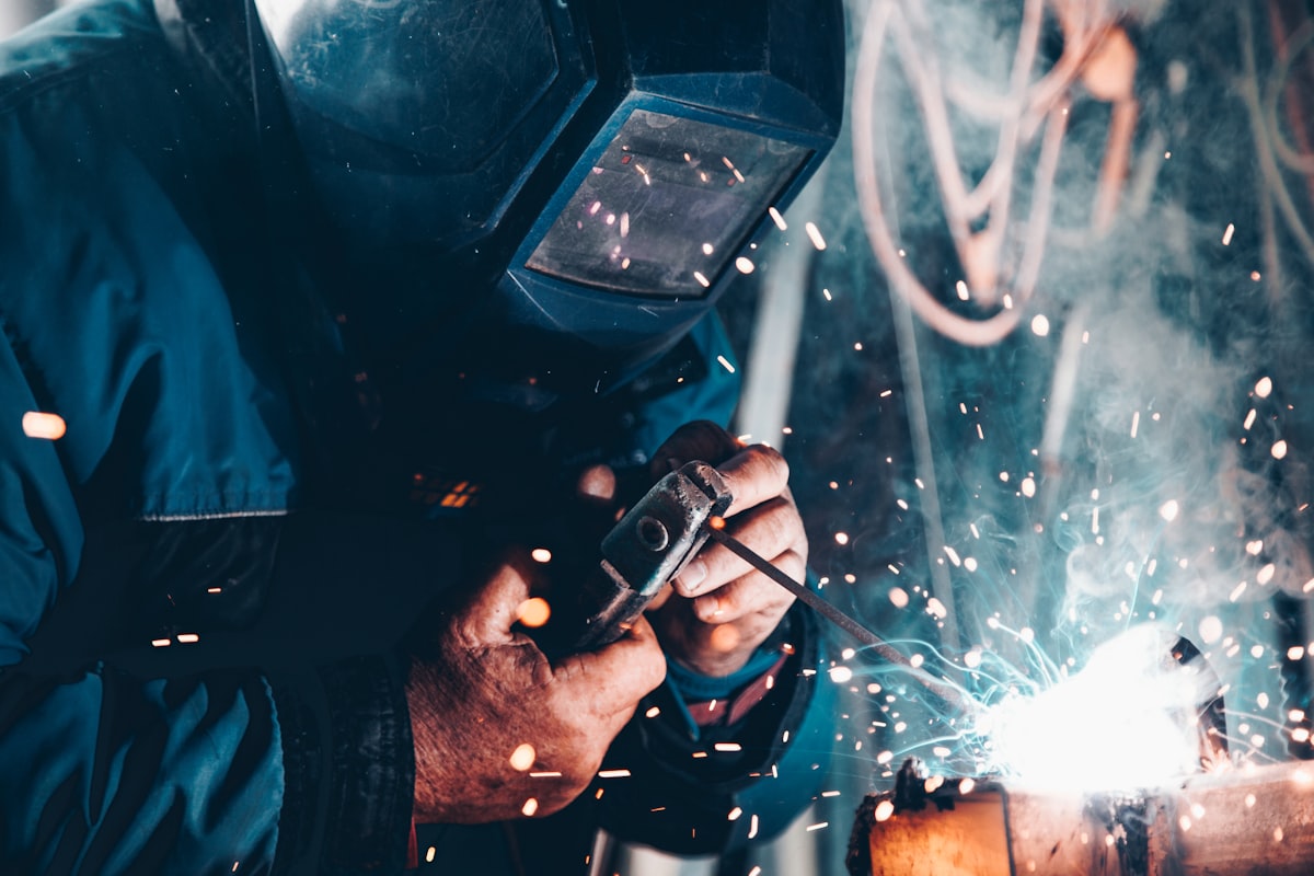 Hardware & Heavy Industry